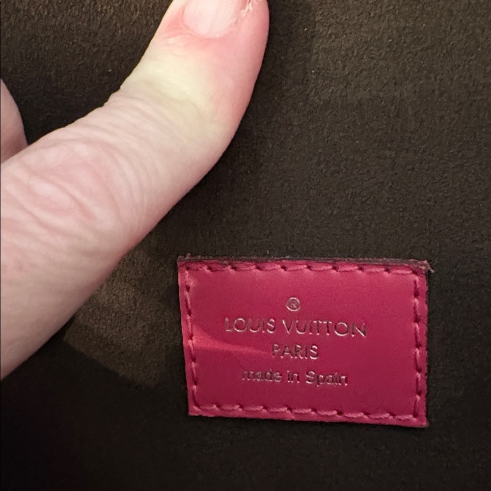 Louis Vuitton Epi Cluny BB Fuchsia Satchel - Picture 15 of 16